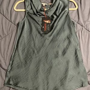 NWT The Limited Scandal Collection Swoop Neck Top Size Small Green